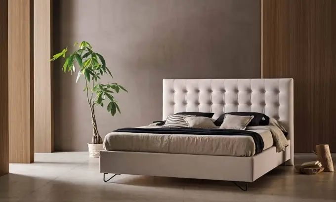 Dormitorio moderno con diseño contemporáneo y mobiliario elegante